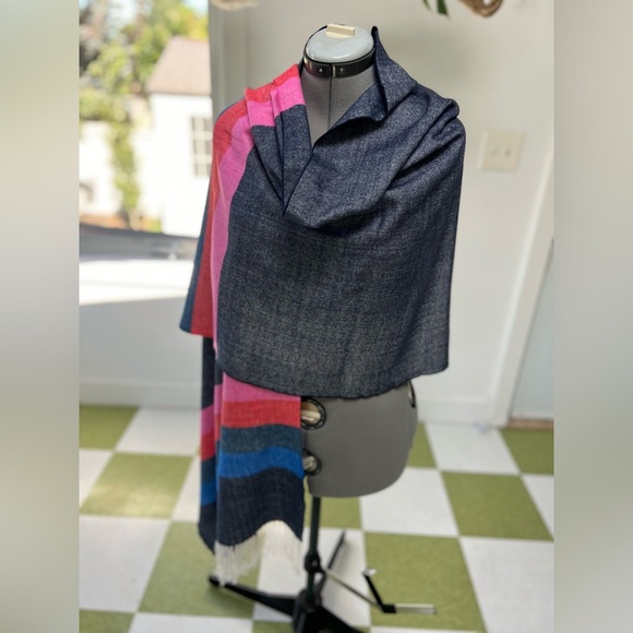 Funky shawl scarf 27”x74” Wrap - Picture 4 of 8